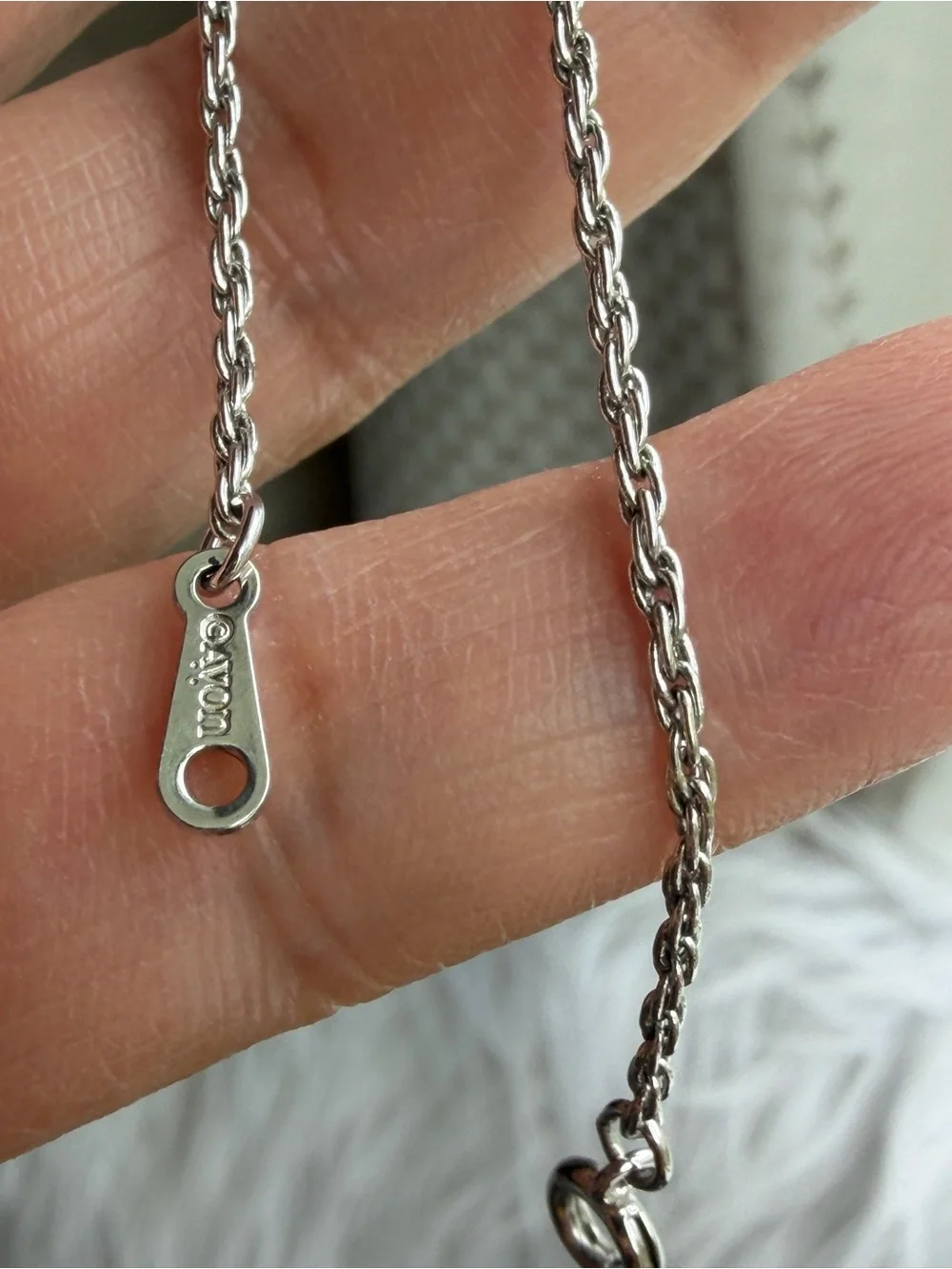 VINTAGE | AVON | Sailor Knot or Infinity Love Knot Design Chain 7 Inch Bracelet